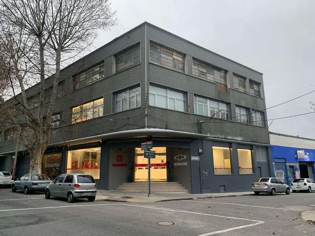 YAGUARON REPUESTOS — Logística · Oficinas + Depósito en Montevideo, Uruguay — imagen 2